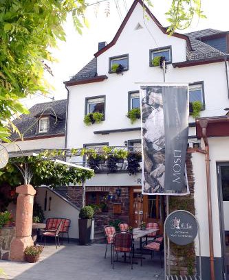 Mesenich House | Wein- und Gästehaus M. Bai