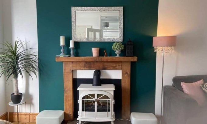 Bridgend Cottage | Welcome to your home away from home in the heart of Bridgend`s historic conservation area!