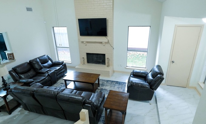 FM 1960 House | Welcome 4 Bedroom house North Houston!