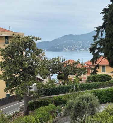 Zoagli Apartment | WELCOME RIVIERA Primavera 1A Vista mare- spazioso e comodo appartamento-2 bagni-wifi-aria condizionata in ogni stanza-garage a pagamento 15 euro al giorno