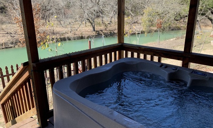 Bandera Cabin | Welcome to Bandera Stronghold - Red Cloud Cabin