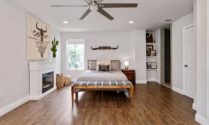 Enchanted Oaks House | Welcome to Camp Tejas!nKayaks, Peddle Boat and outdoor pavilion included.