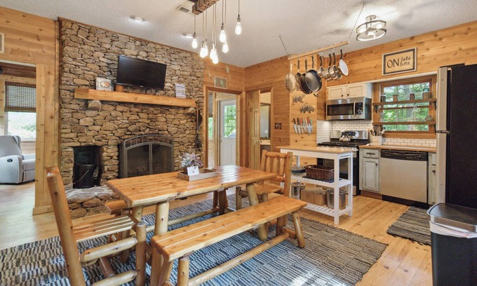 Sloans Valley Cabin | Welcome to Charming Get-A-Way – Your Ultimate Escape!nn