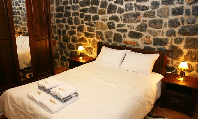 Vlachiana House | Welcome to Guesthouse Yades, Quad Studio!