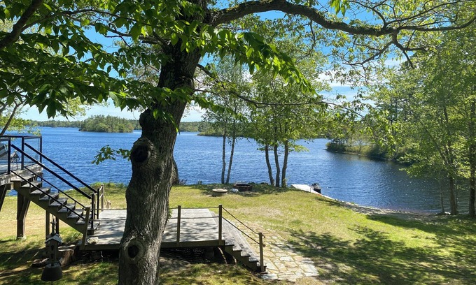 Lower Ohio Cottage | Welcome to Lake Cove Estate! Relax, boating or fish at beautiful Lake Deception!