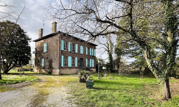 Simard House | Welcome to Les Bons Amis