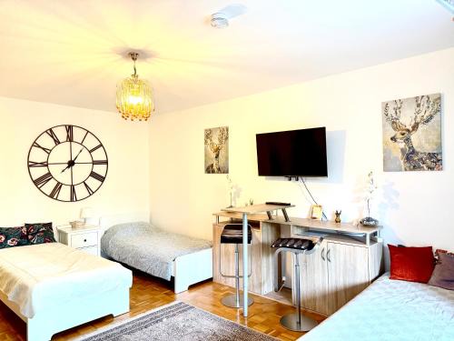 Region Hannover District Apartment | Welcome to Messe! Two-bedroom SmartApartment &Balcony