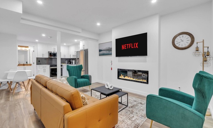 Calgary House | Welcome to our Cozy and luxurious two(2) bedroom basement suitenn