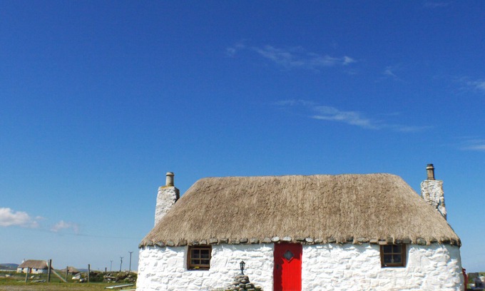 Isle of North Uist Cottage | Welcome to our romantic, traditional thatched blackhouse; an ideal retreat