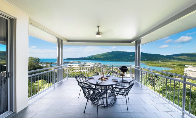 Airlie Beach Apartment | Welcome to Paradise Palms, where coastal living meets resort luxury