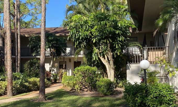 Kings Lake Condo | "Welcome to Paradise: 2-Bed Condo Steps from Amenities & Minutes to Beaches!"