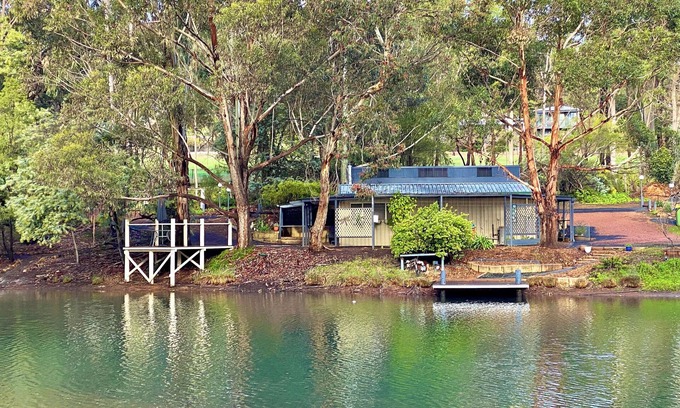 Bridgetown Cottage | Welcome to Reflections Bridgetown! A modern lakeside cottage for up to 2 adults.