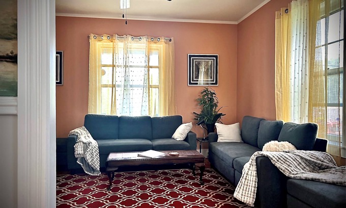 Montpelier House | Welcome to River St House historical stay. 1500sq ft, 1/2 blk from river trails.