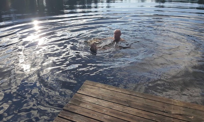 Saxan Apartment | Welcome to Saxån and this idyllically located vacation home right by the lake.
