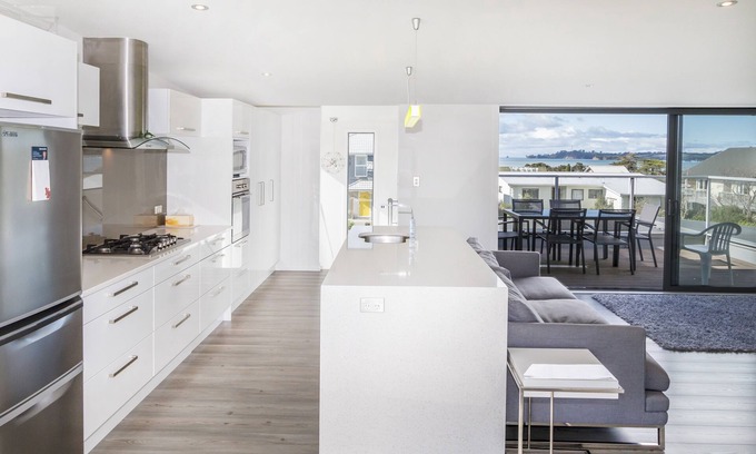 Snells Beach House | Welcome to Snells Ocean Views