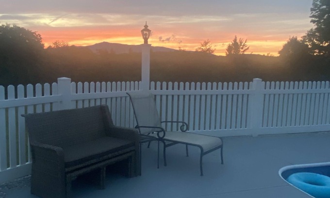 Jaffrey House | Welcome to Sunset Mountain Retreat! A gorgeous 5 bdrm house in Jaffrey, NH.