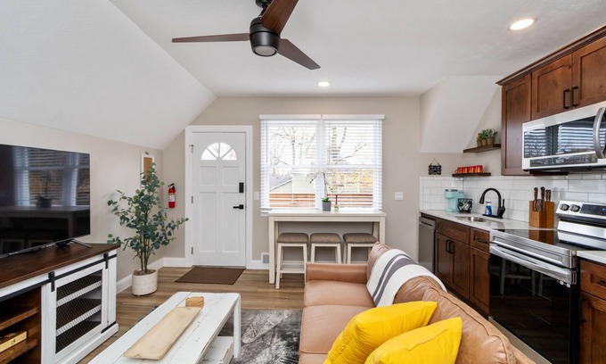 Noblesville House | Welcome to the Boar's Nest, walking distance to Noblesville town square