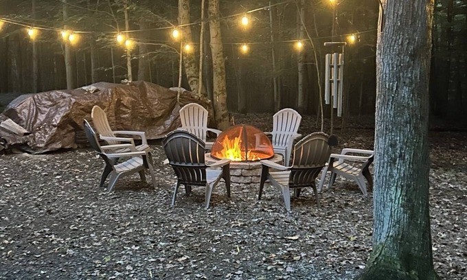 Wallenpaupauk Lake Estates Ski Chalet | Welcome to the charming Boathouse Chalet located near Lake Wallenpaupack in WLE