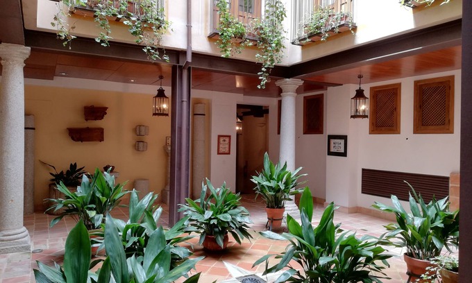 Toledo City Center Apartment | Welcome to the Hear of Toledo. Enjoy it.
