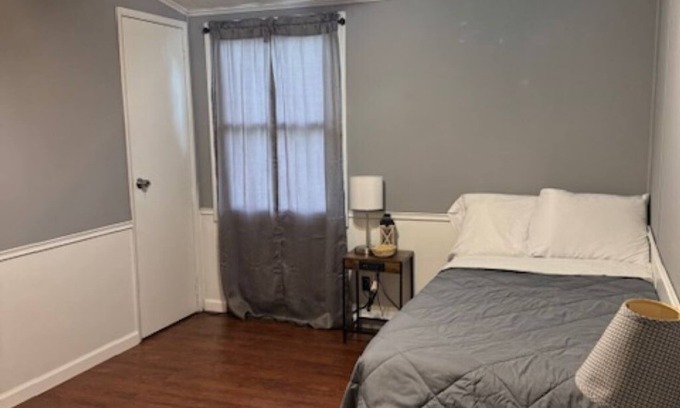 Kenvir House | Welcome to The Mayor's Retreat! 4-bedroom house in Evarts KY. Book now