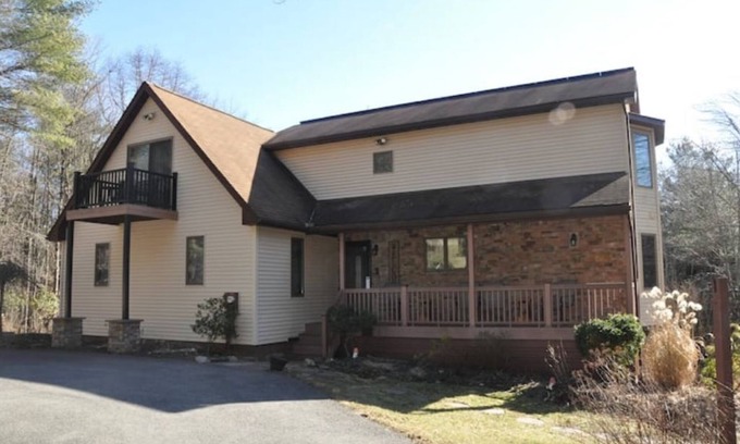 Kresgeville House | Welcome to "The Snurfer House". Your getaway in the Pocono Mountains!