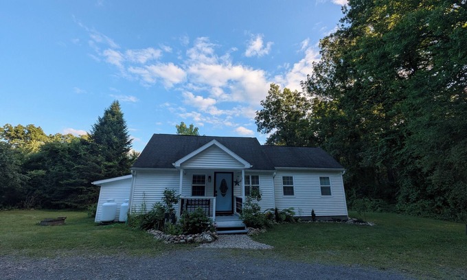 Queensbury Cabin | Welcome to the Starry Night Cabin, your perfect year-round getaway!