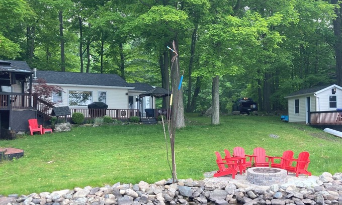 Marmora Cottage | Welcome to The Waters Edge on Crowe Lake
