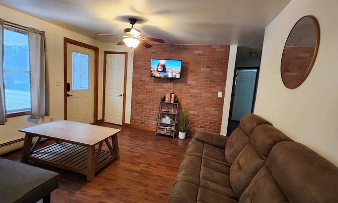 Franklin House | Welcome to the Webster Place! A Charming 3-bedroom house in fabulous Franklin.