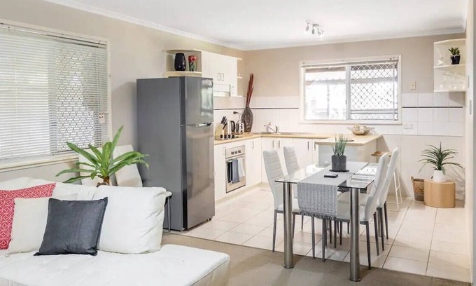Bracken Ridge House | Welcome to this beautiful 3BR property in the heart of Bracken Ridge, QLD!