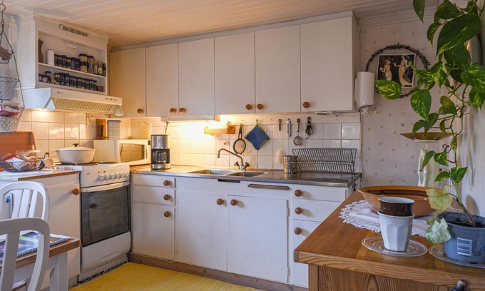 Falkoping House | Welcome to this cozy little cottage for a wonderful vacation.