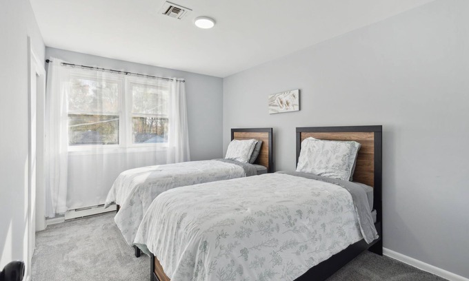 Pennsville House | Welcome to Your Perfect Getaway! Close to Wilmington, Newark, and Philadelphia!