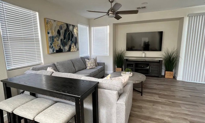 Spring Valley House | Welcome to Your Las Vegas Dream! Perfect Retreat!n