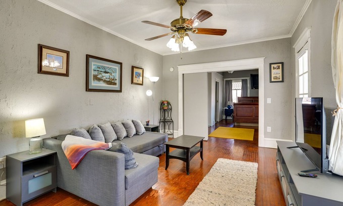 Mound Apartment | Welcoming Lakefront Mound Apartment w/Fire Pit!