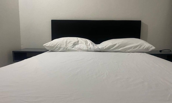 Trenchtown Apartment | Welcoming studio with AC in Kingston