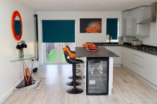 Havering Apartment | Well furnished 4 bedroom house in Rainham