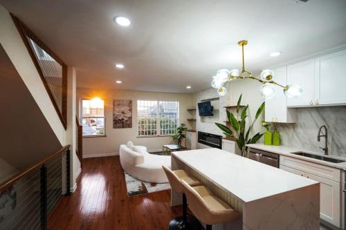 West New York House | Wellness Sanctuary min to NYC Sleeps 9 w Garage