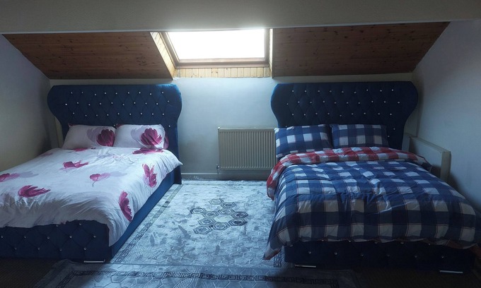 Llanrug Apartment | Welsh Mountain Retreat with studio flat