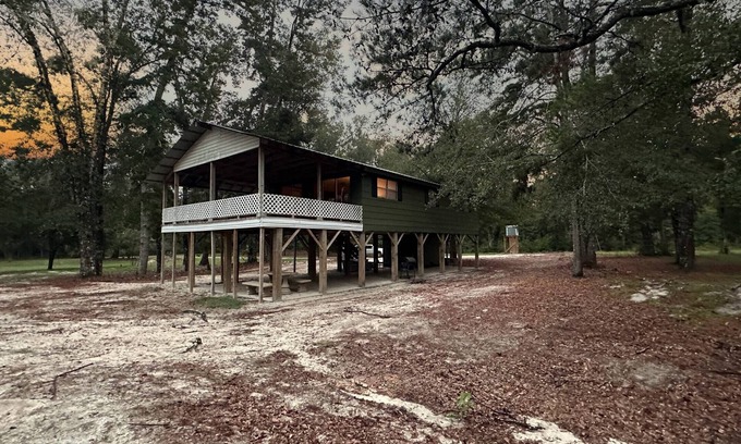 Perkinston Cabin | Wendell’s Place on Red Creek - Uncle Ralph’s Cabin Rentals - PRIVATE BEACH