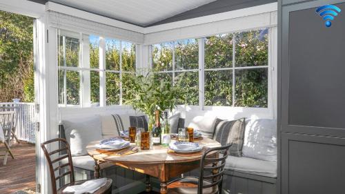 Burrawang House | Werona Cottage - enchanting home