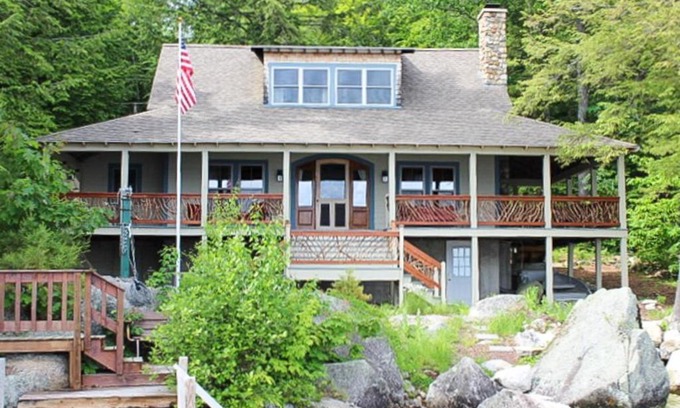 Meredith House | WeSeekANook