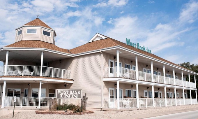 Celina Hotel | West Bank Inn