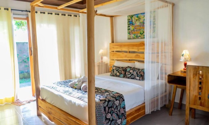 Mendoyo Apartment | West Break One bedroom with Bathtub in Medewi