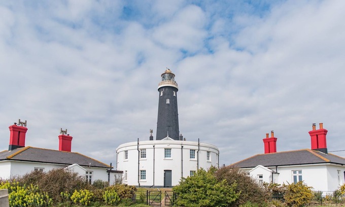 Dungeness Cottage | West Cottage - charming seaside cottage by Bloom Stays - 4 guests in 2 bedrooms