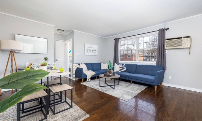 West Hartford Apartment | West Hartford Affordable, NEW, & Parking Included