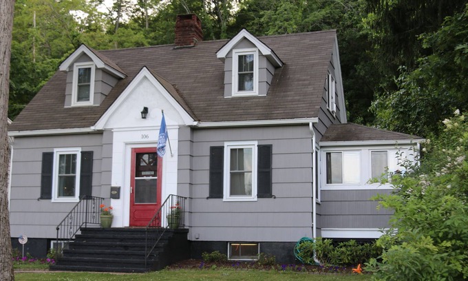 Highland Falls House | West Point - Bear Mountain - Woodbury Commons