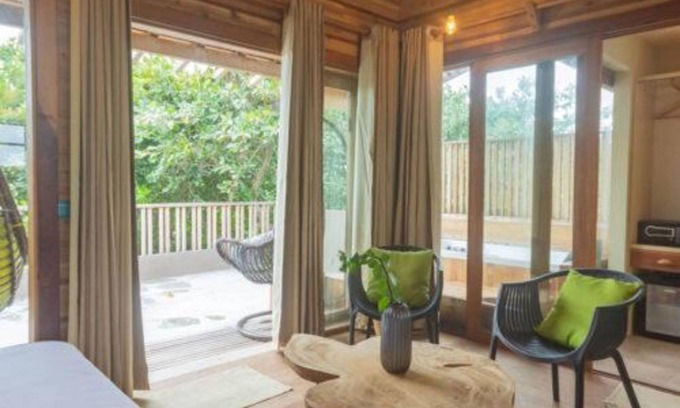 Ukulhas Hotel | West Sands