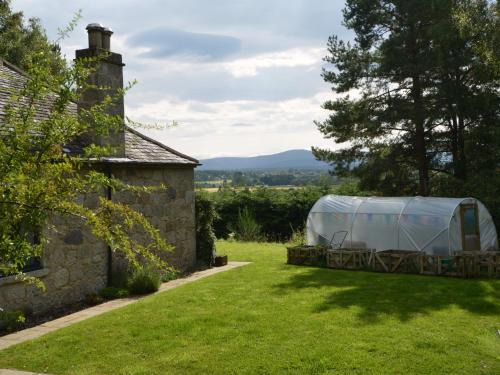 Grantown-on-Spey House | Wester Curr Cottage with private indoor swim pool and hot tub
