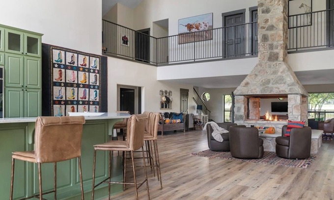 Wimberley House | Western Luxury Lifestyle Meets Relaxed Family Getaway | The Gathering Wimberly