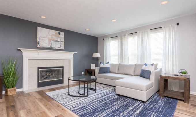 Westfield House | Westfield Gem! 7 Mins to Grand Park + Movie Room!