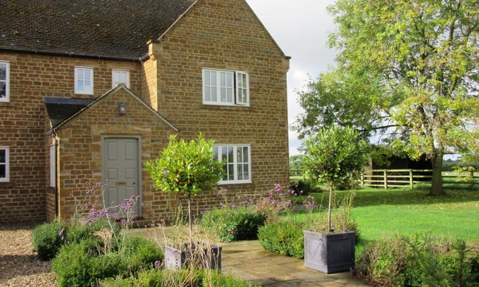 Moreton Pinkney Bed & Breakfast | Weston Hill Farm